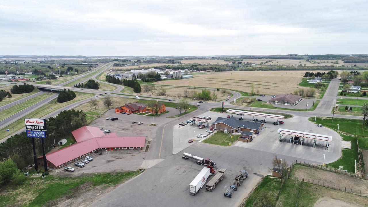 Bloomer Inn & Suites Bagian luar foto