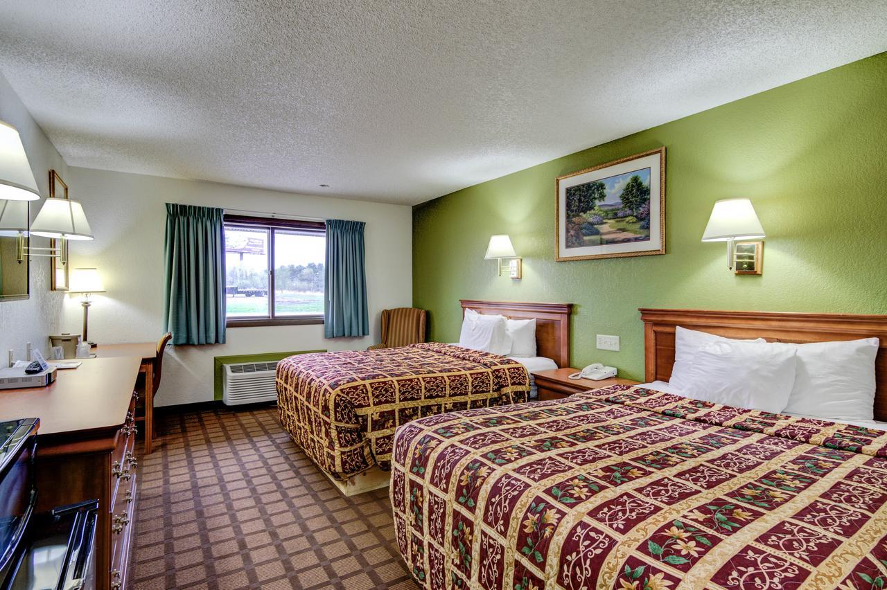 Bloomer Inn & Suites Bagian luar foto
