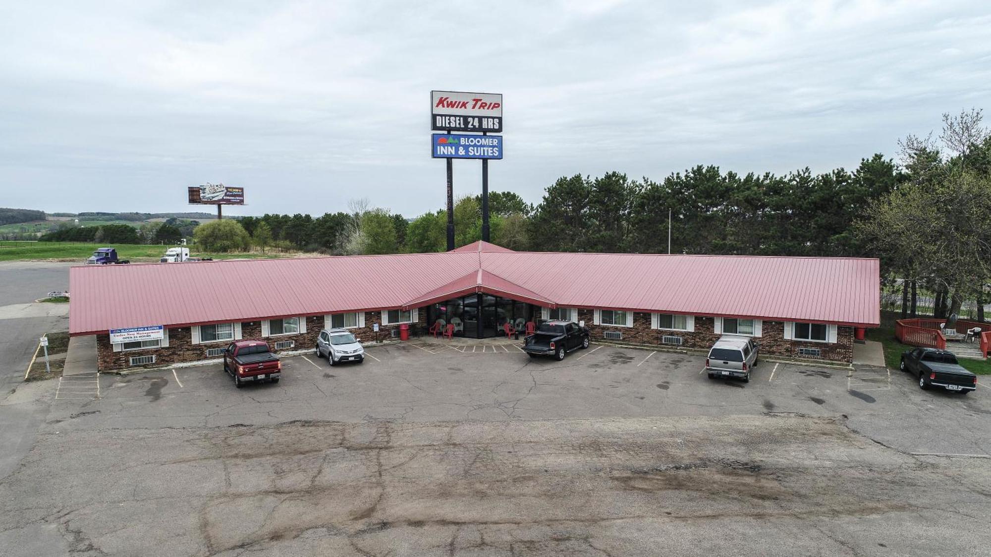 Bloomer Inn & Suites Bagian luar foto