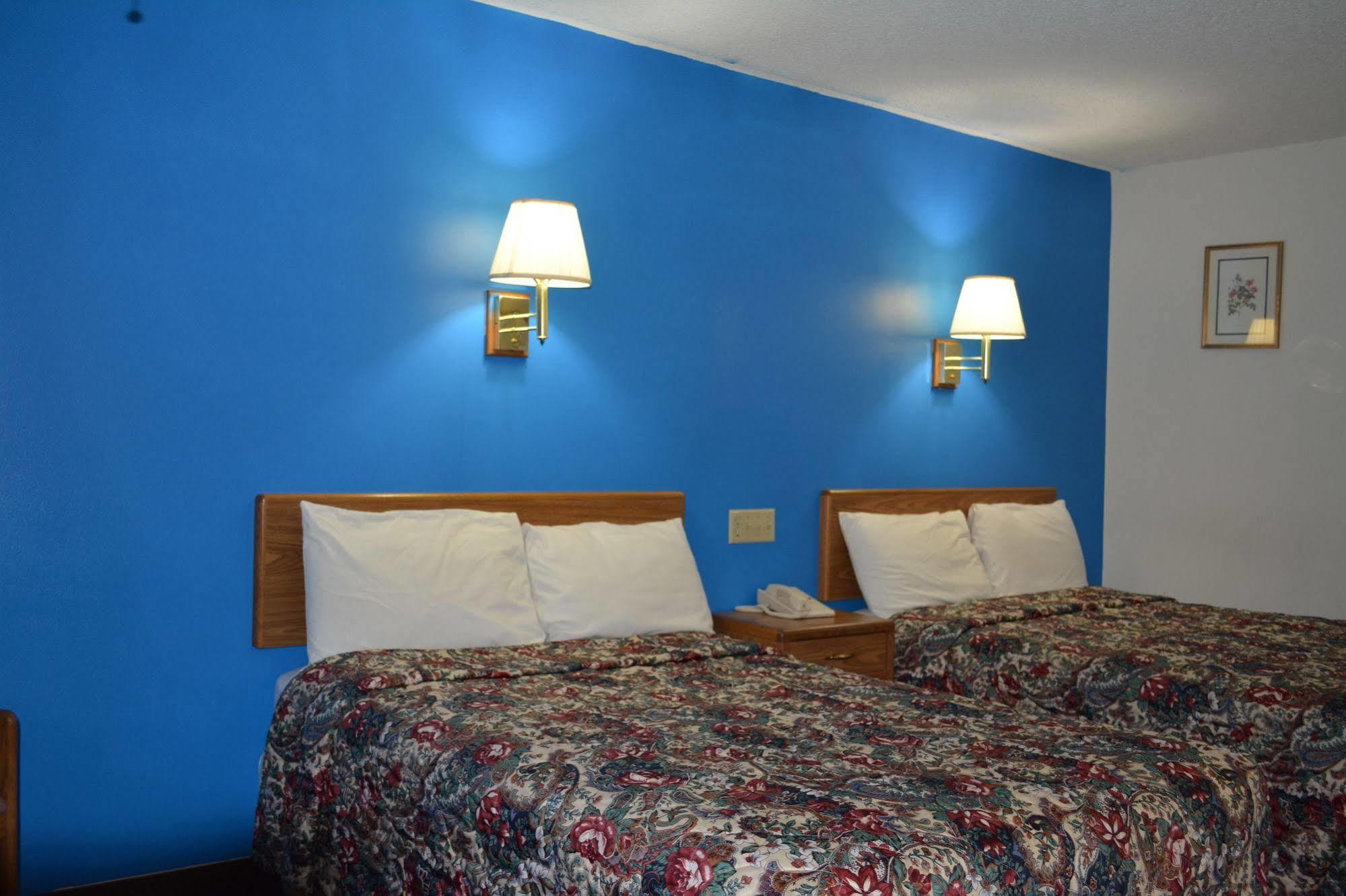 Bloomer Inn & Suites Bagian luar foto