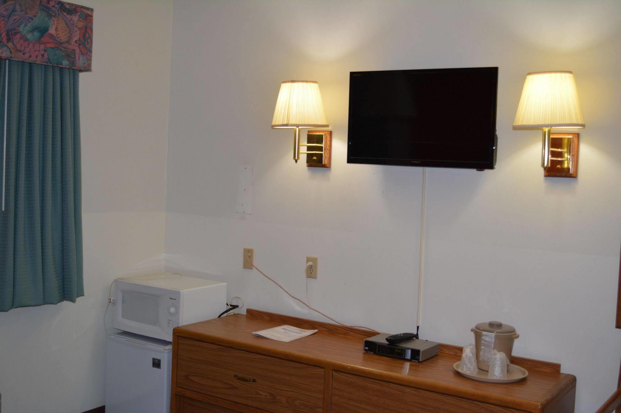 Bloomer Inn & Suites Bagian luar foto