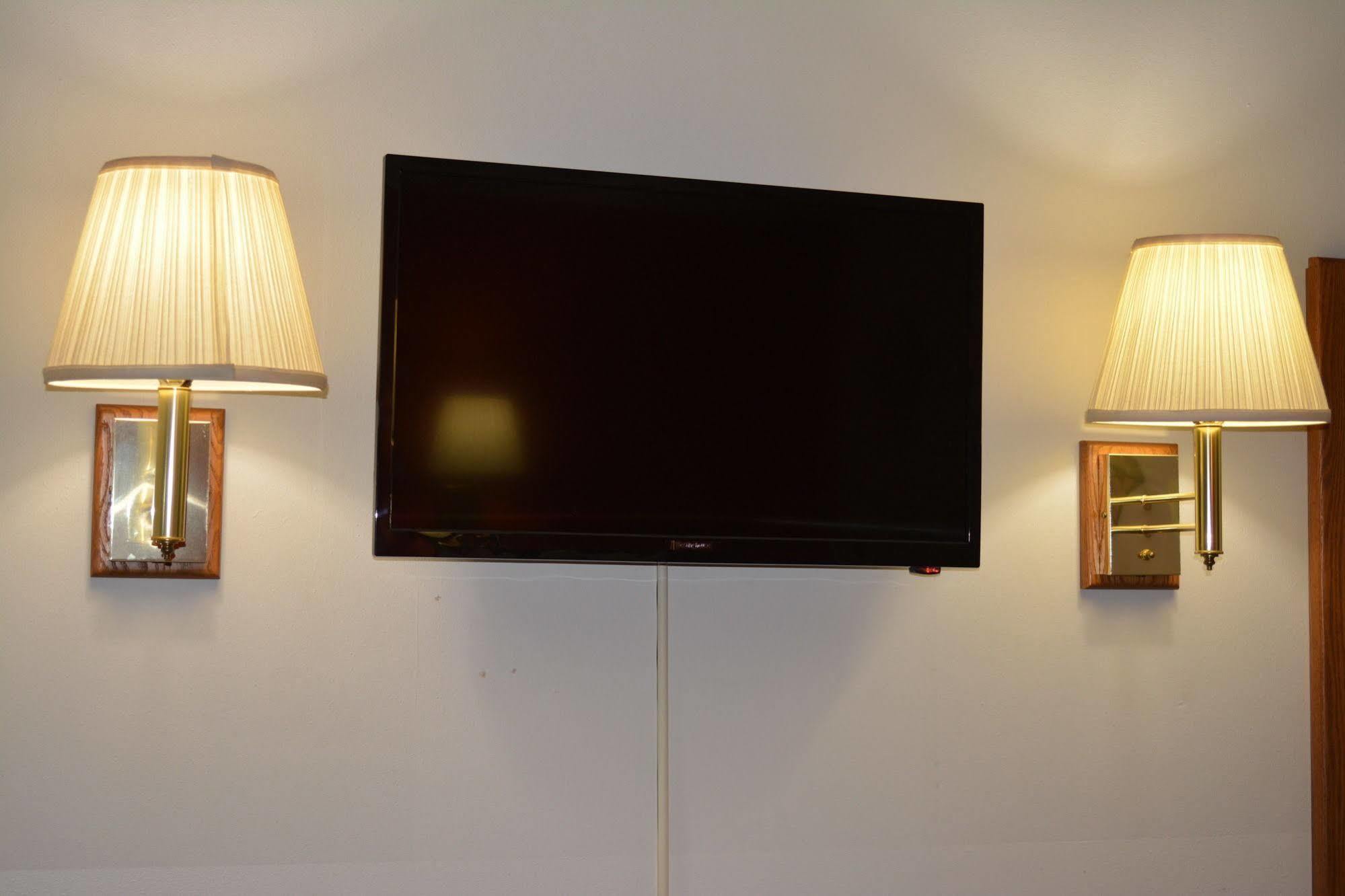 Bloomer Inn & Suites Bagian luar foto