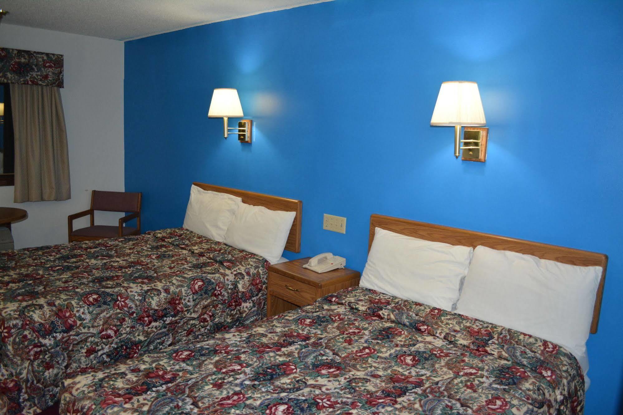 Bloomer Inn & Suites Bagian luar foto