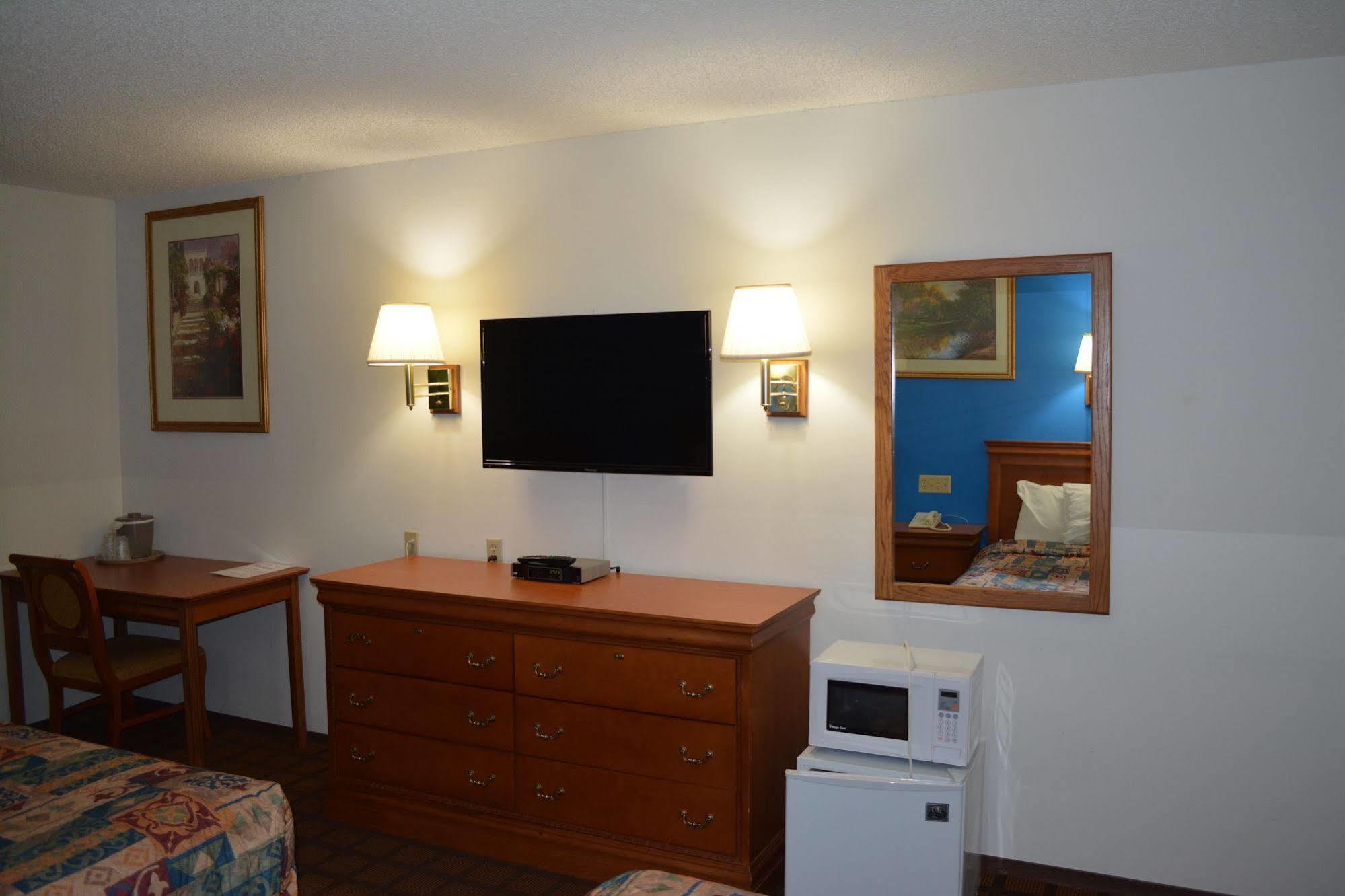 Bloomer Inn & Suites Bagian luar foto