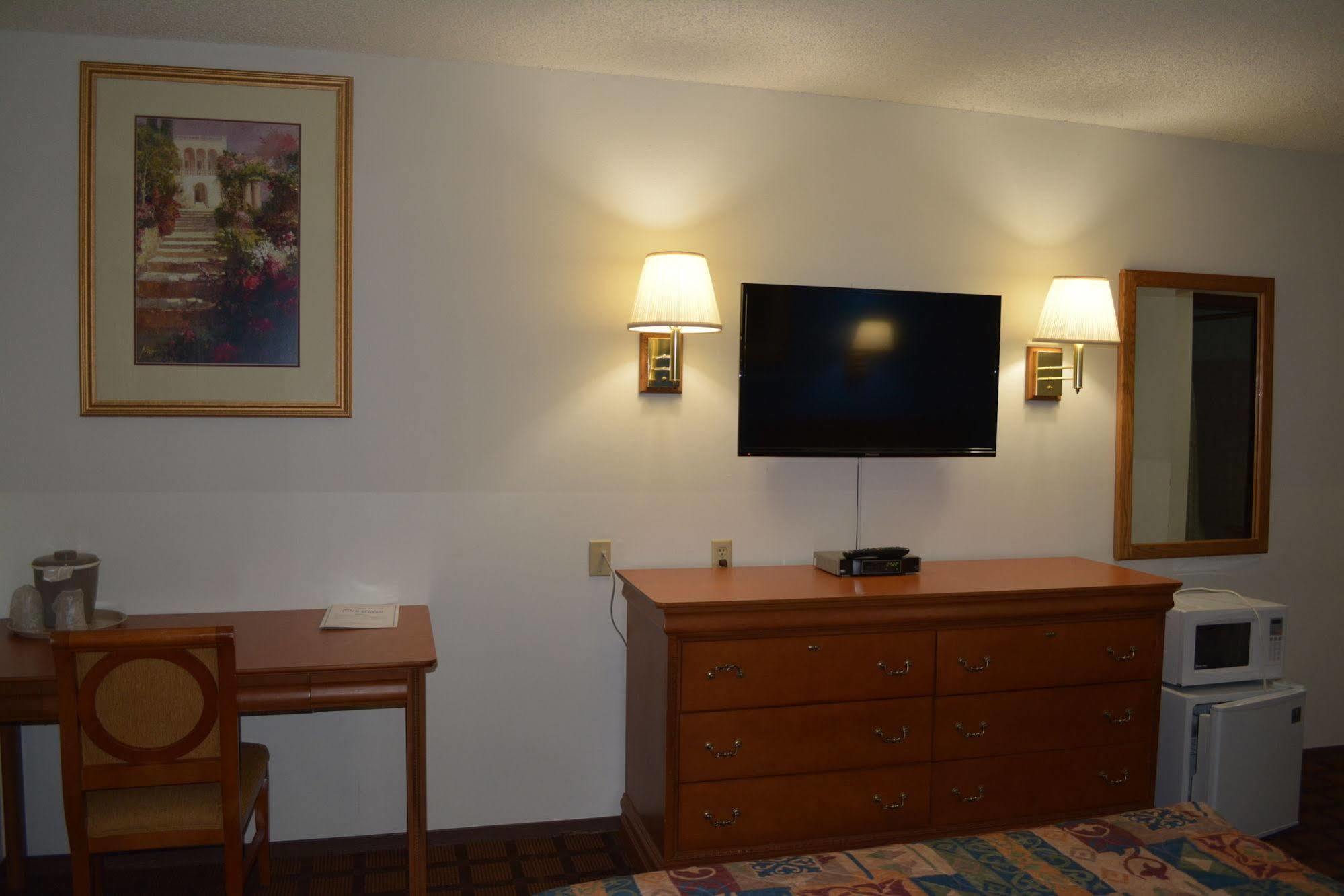 Bloomer Inn & Suites Bagian luar foto