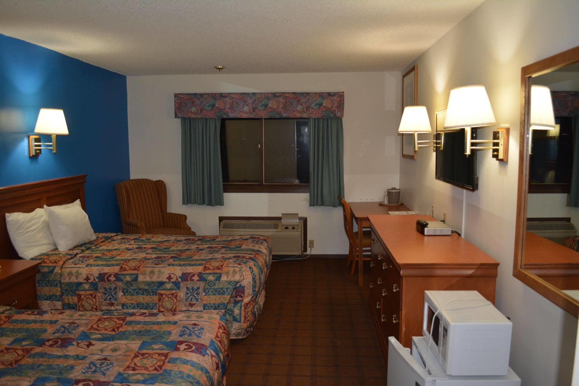 Bloomer Inn & Suites Bagian luar foto
