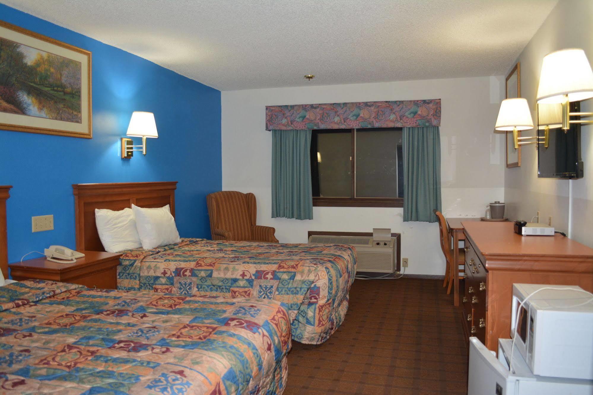 Bloomer Inn & Suites Bagian luar foto