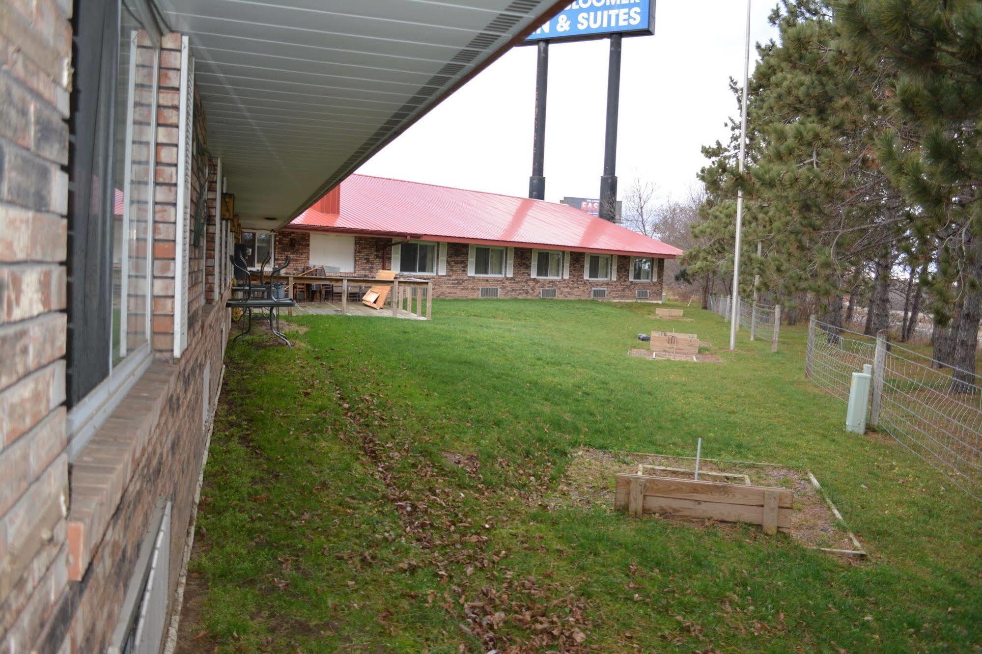 Bloomer Inn & Suites Bagian luar foto